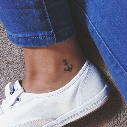 tatuaggi piccoli femminili caviglia